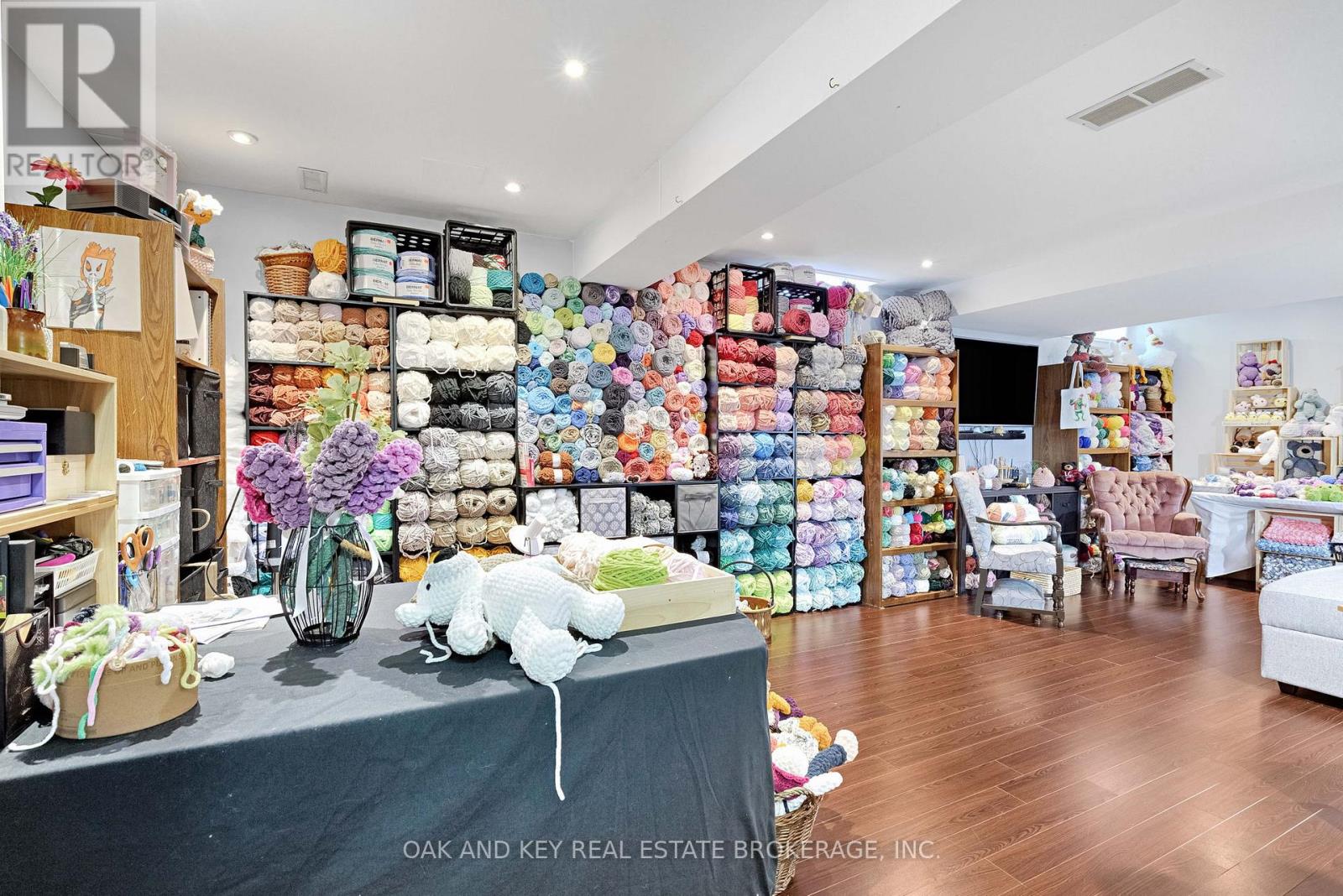 54 NAPOLEON DRIVE - 35