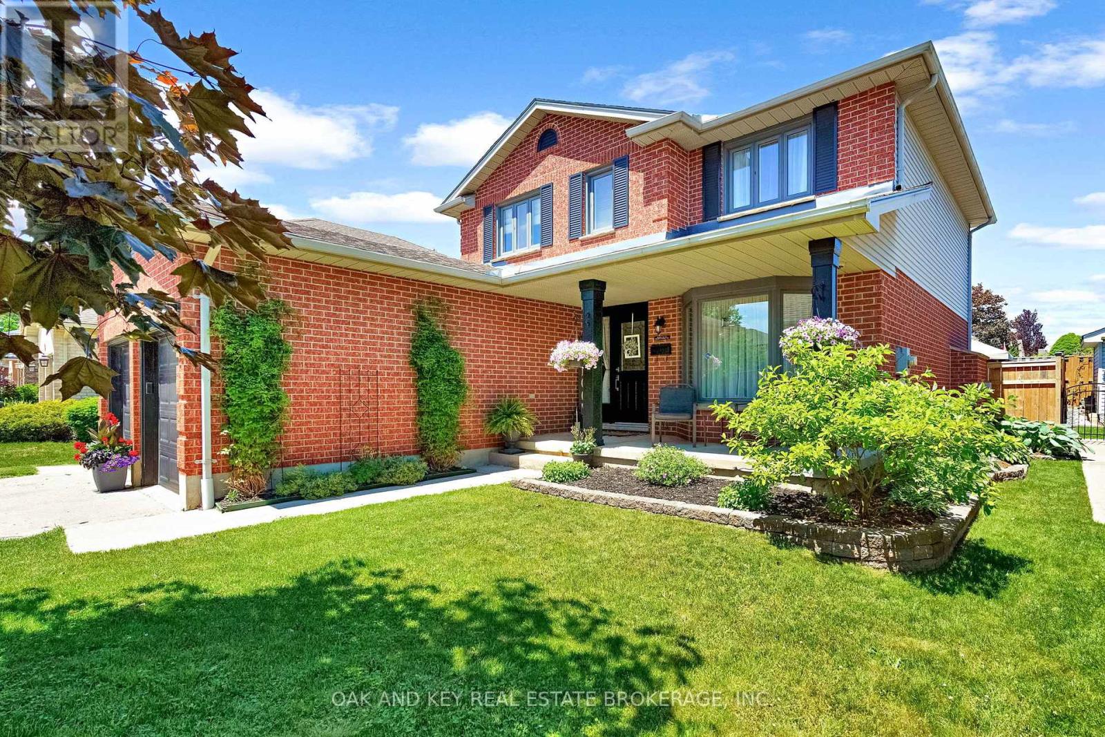 54 NAPOLEON DRIVE - 4