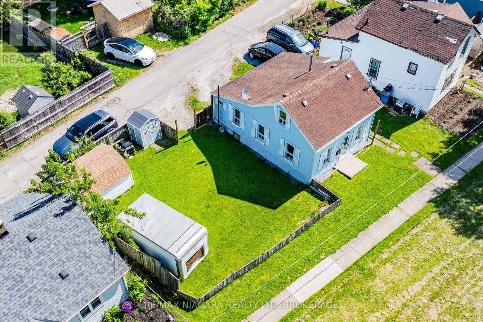 5 BIRCH LANE - 17