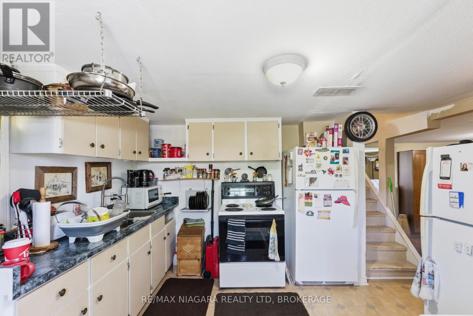 5 BIRCH LANE - Image 3