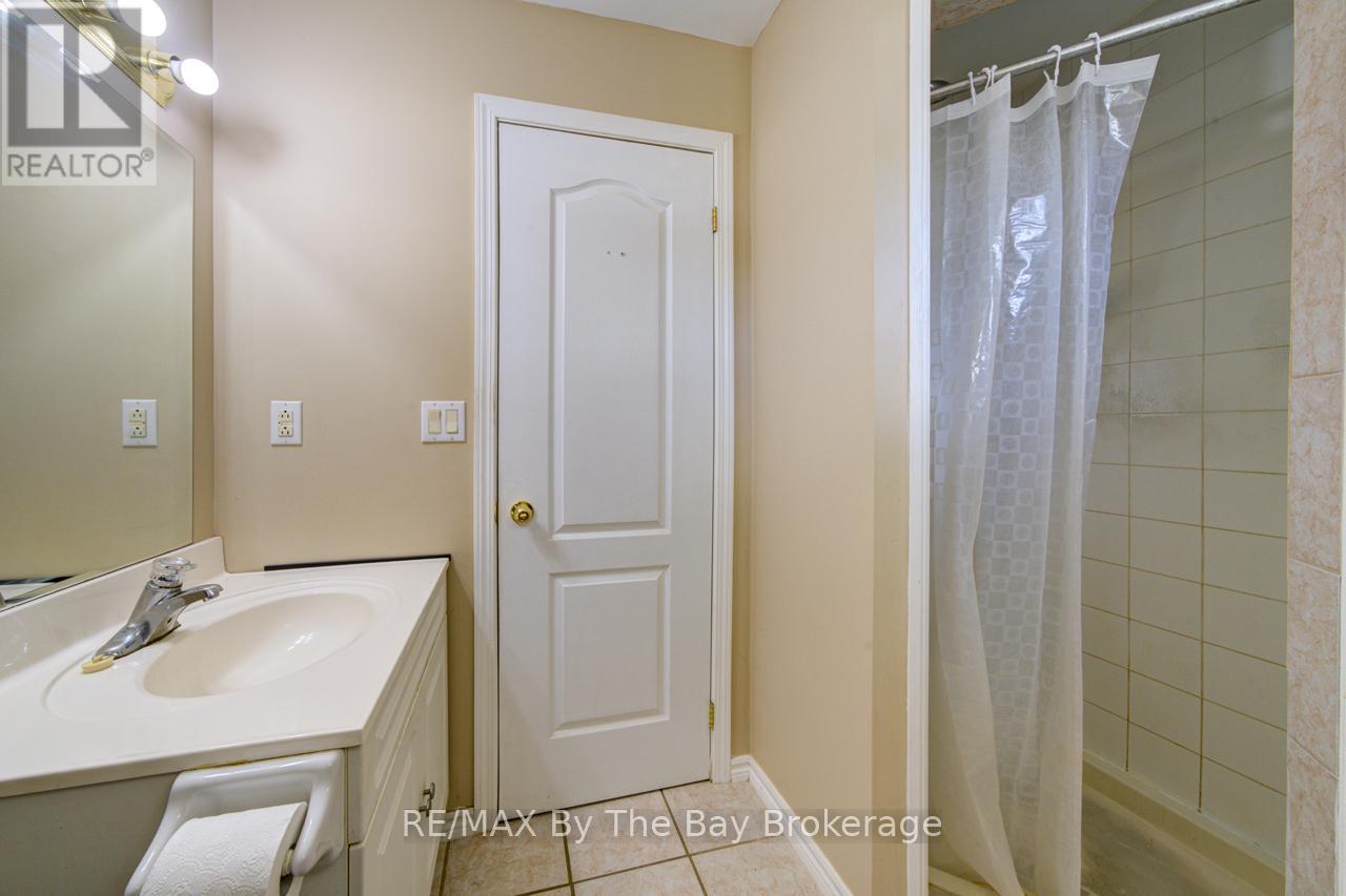 65 ROSE VALLEY WAY - 18