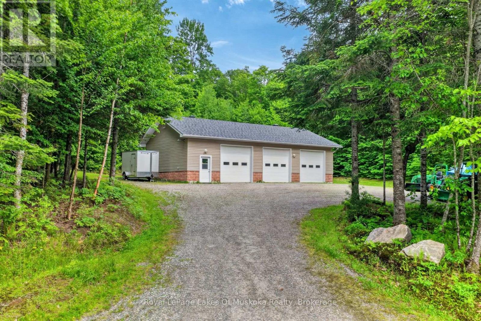 1957 LONE PINE DRIVE S - 32
