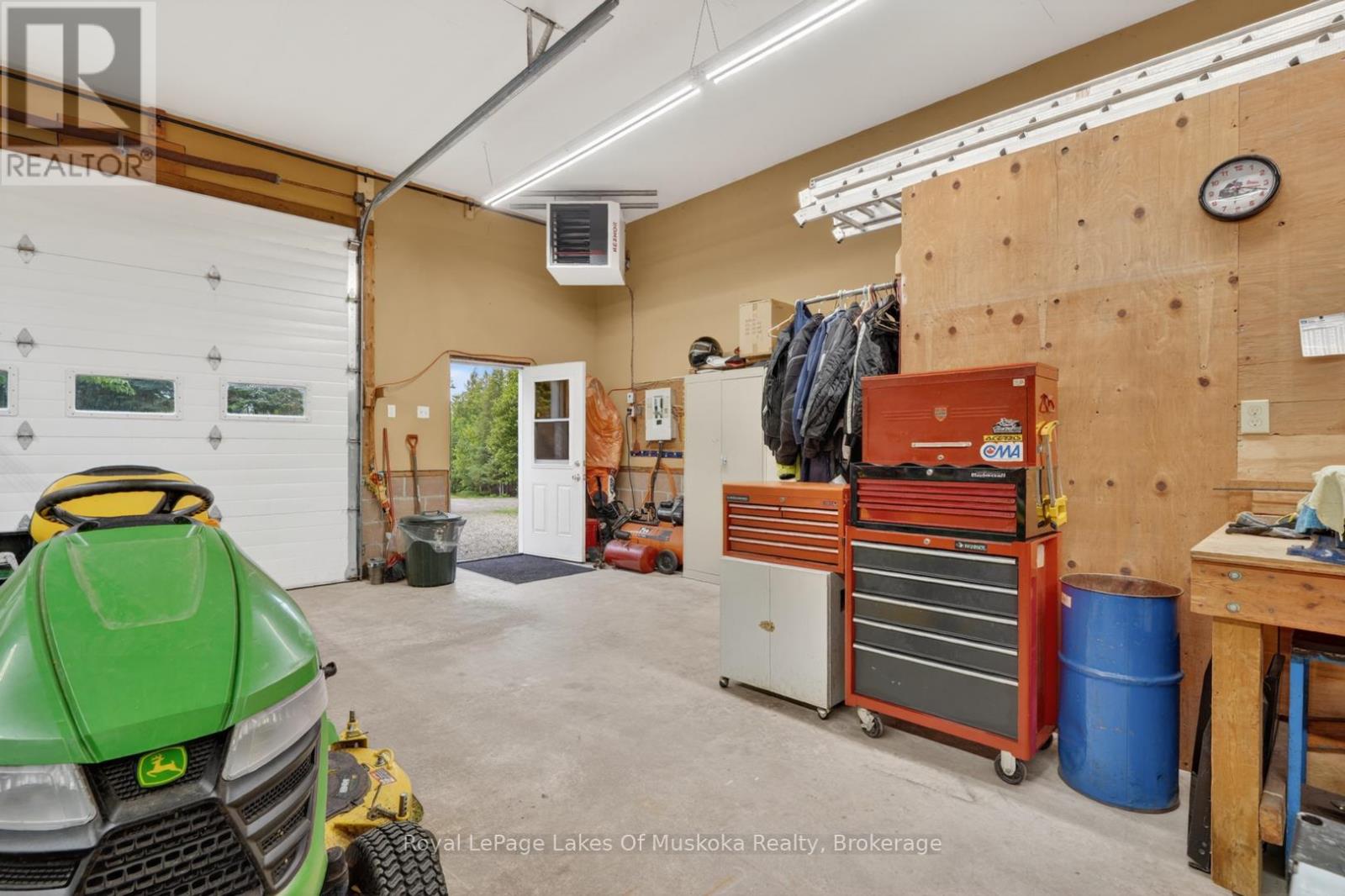 1957 LONE PINE DRIVE S - 37