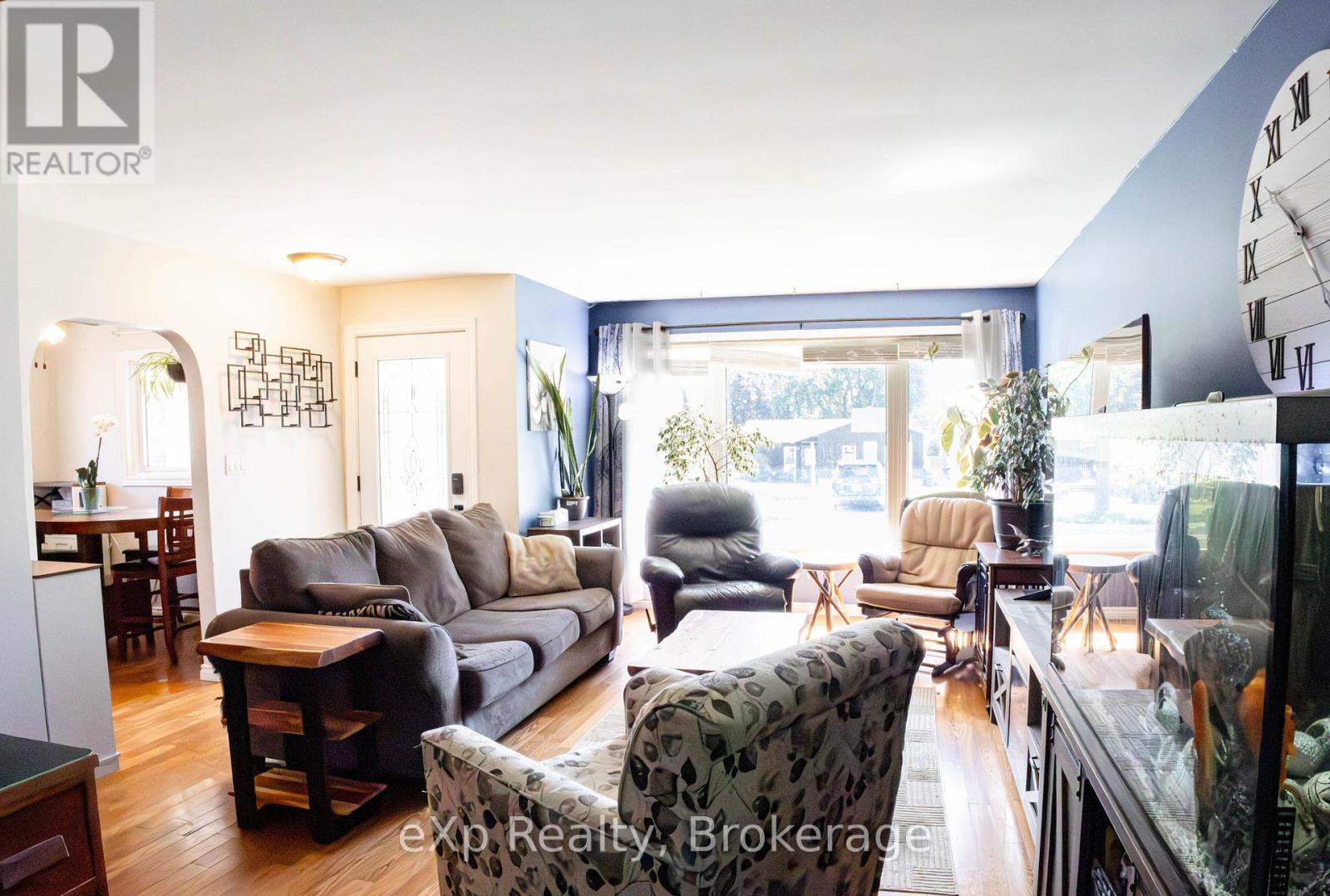 64 RAGLAN STREET W - 17