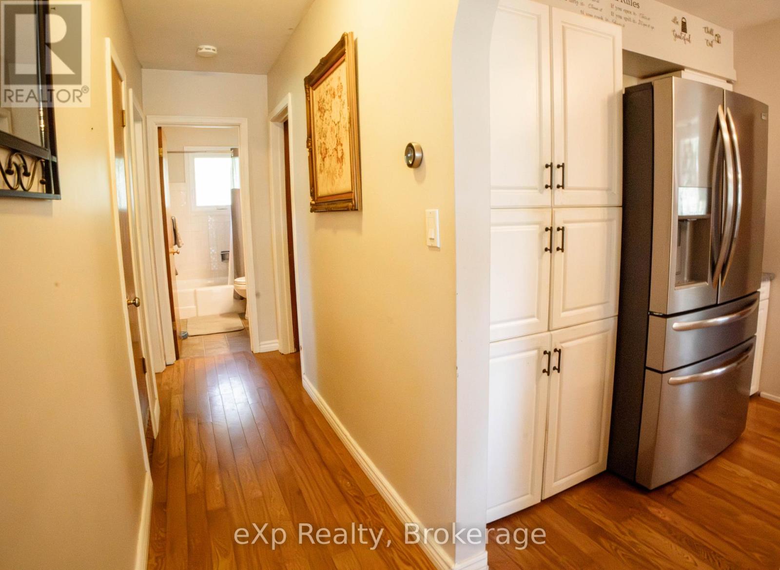 64 RAGLAN STREET W - 18
