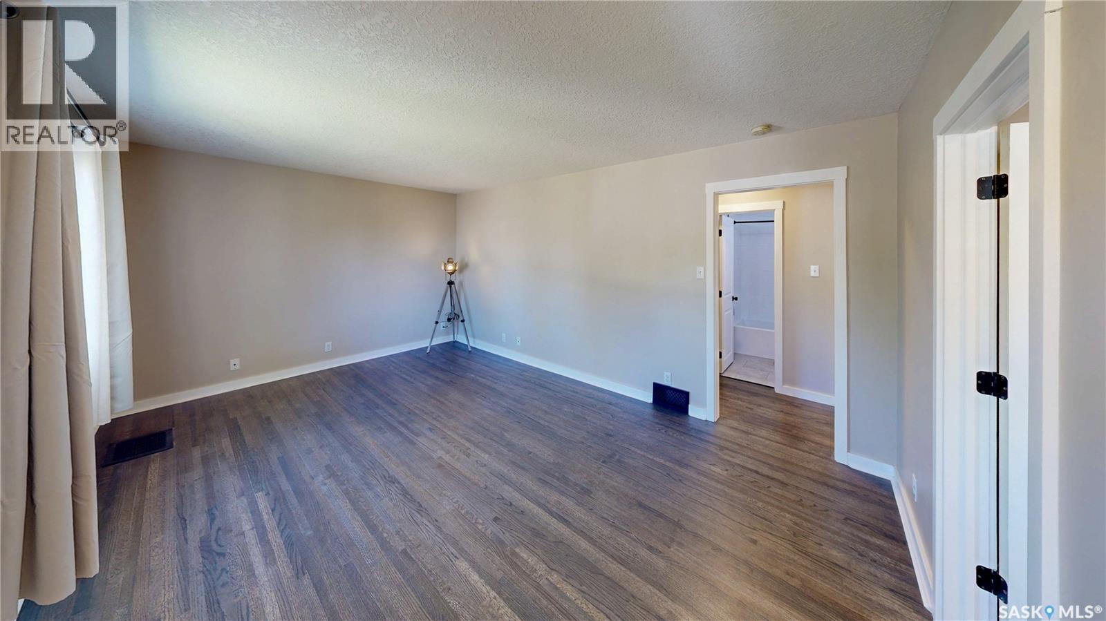 909 Arthur STREET — photo 10