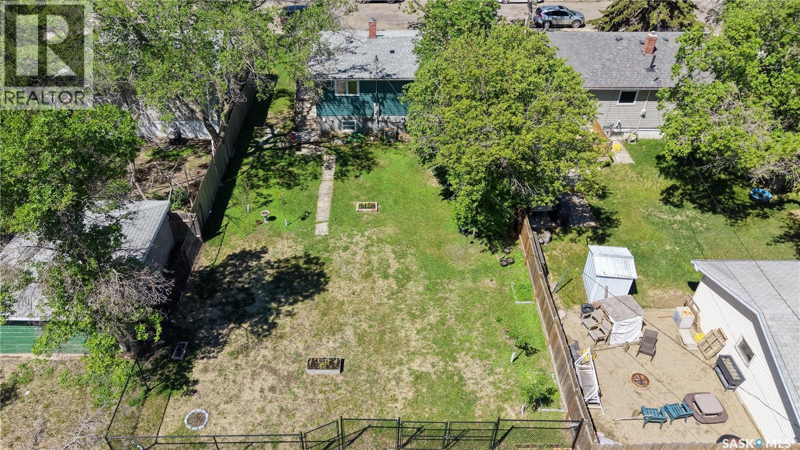 909 Arthur STREET — photo 32