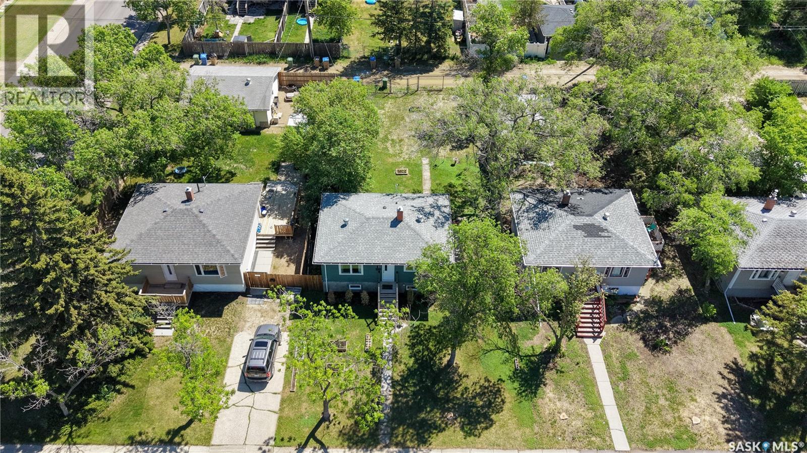909 Arthur STREET — photo 33