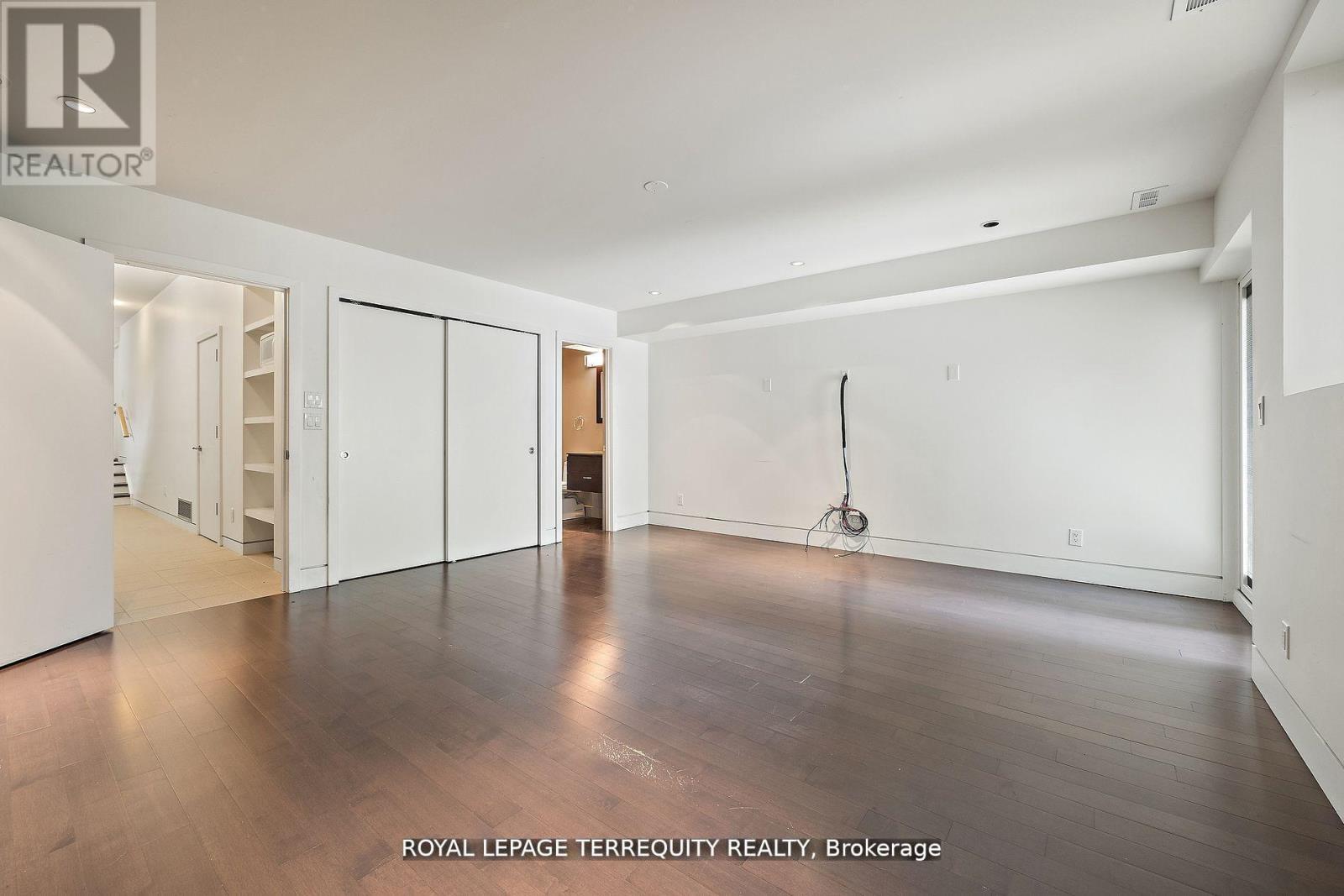 317 KEEWATIN AVENUE - 36