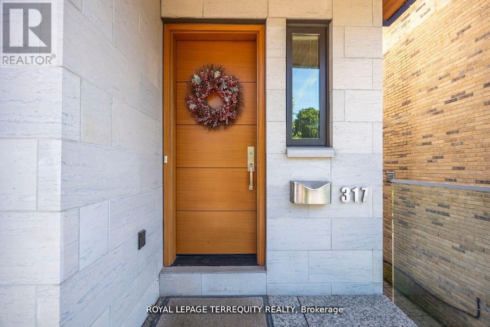 317 KEEWATIN AVENUE - 6
