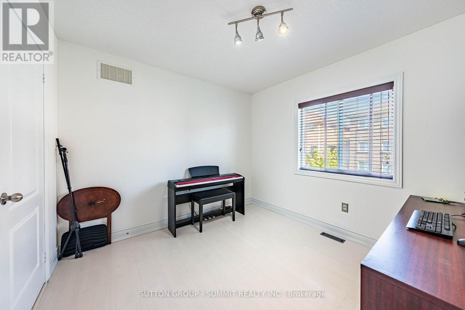 139 OCEANPEARL CRESCENT - 22