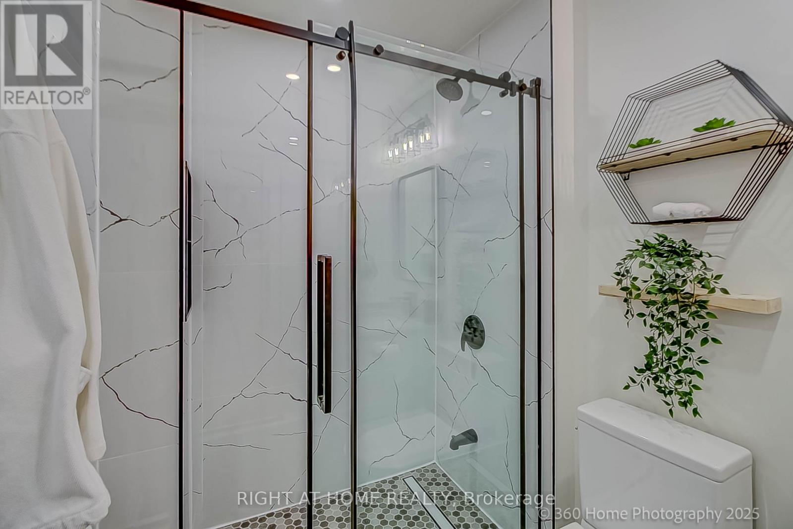 #31 8169 KIPLING AVENUE - 18