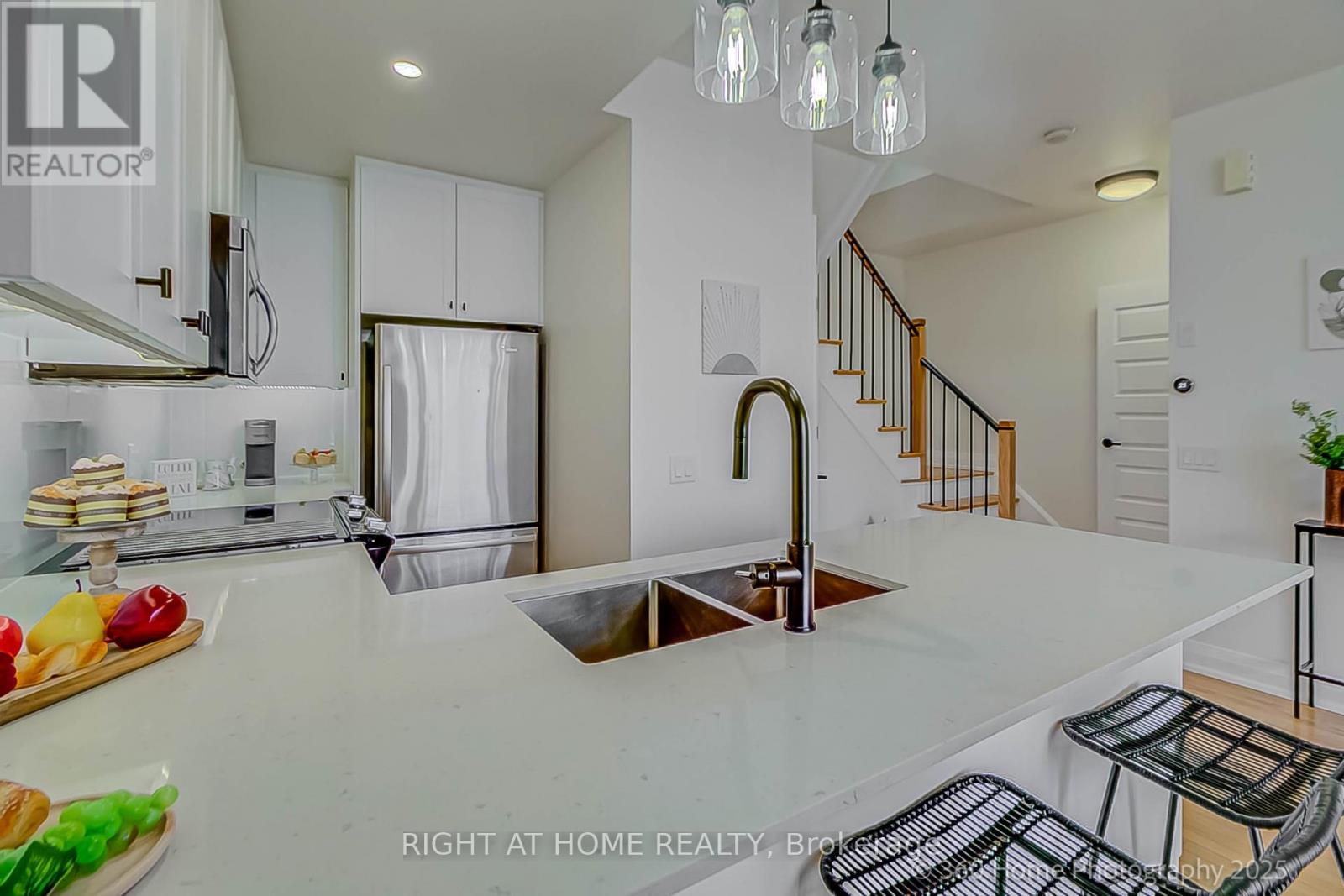 #31 8169 KIPLING AVENUE - 7