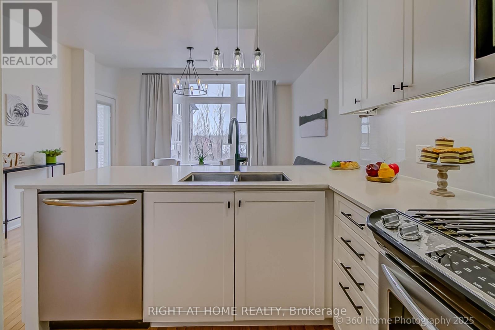 #31 8169 KIPLING AVENUE - 8