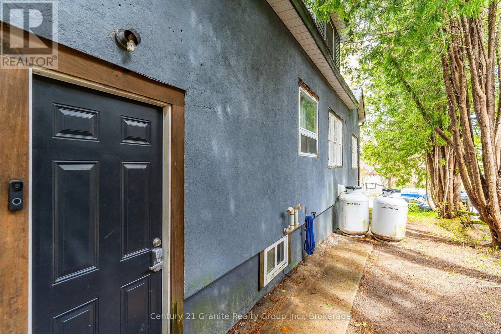 16 NEWCASTLE STREET - 8