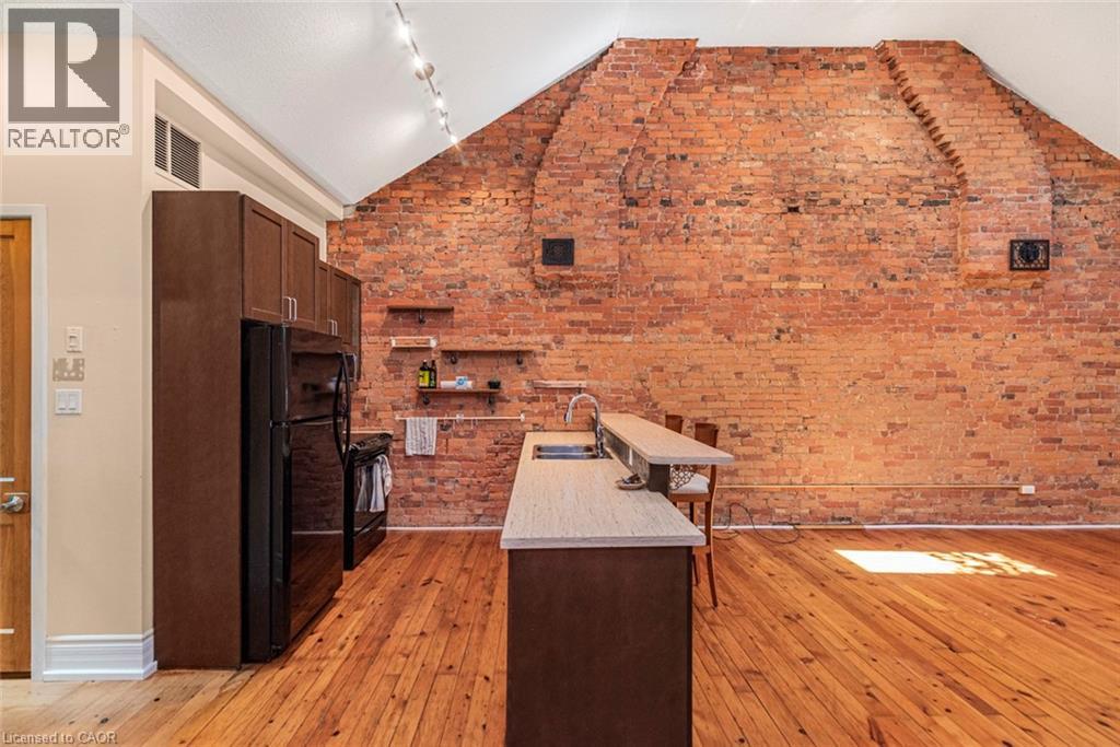 18 PEARL Street S - 10