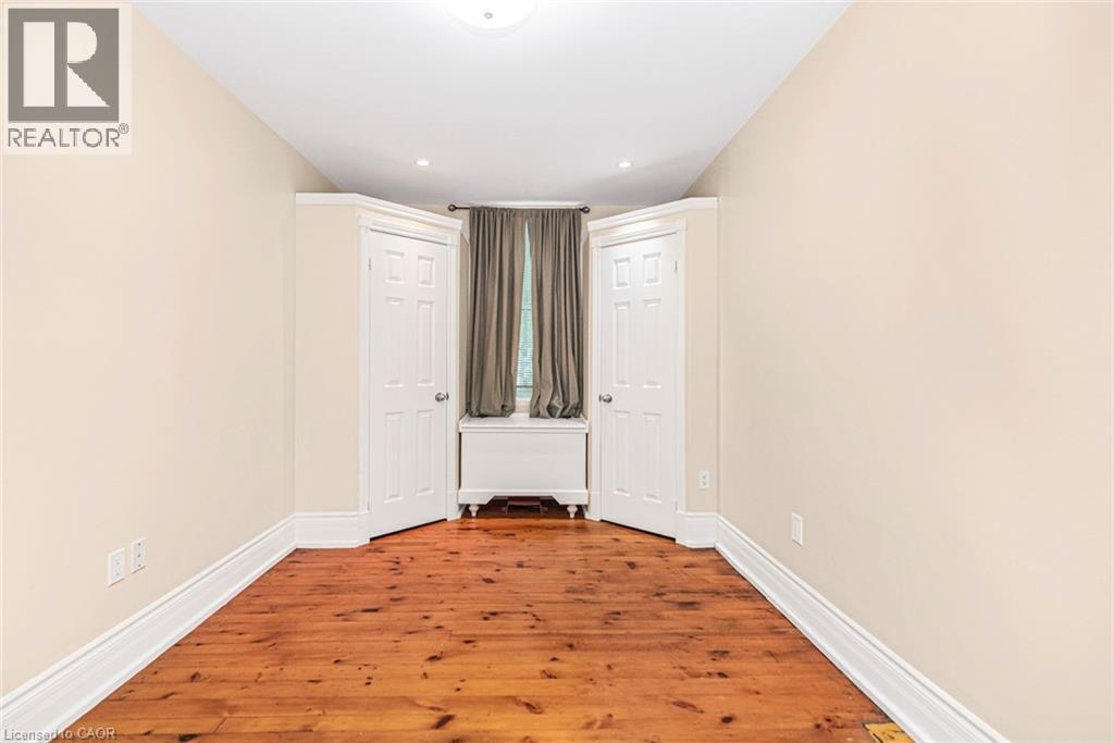 18 PEARL Street S - 16