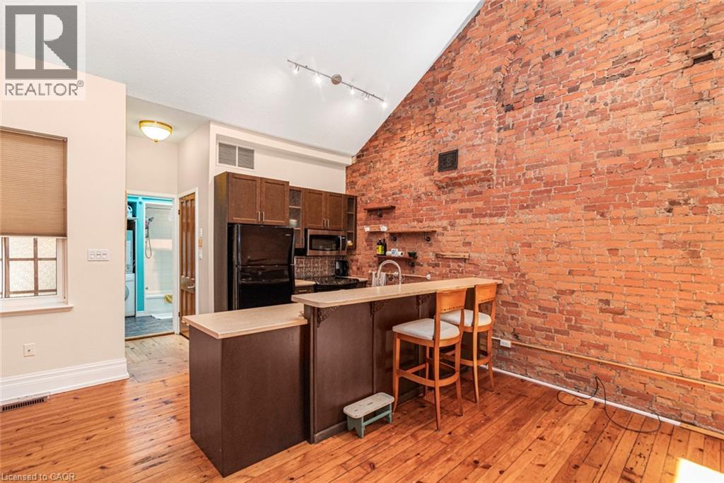 18 PEARL Street S - 8