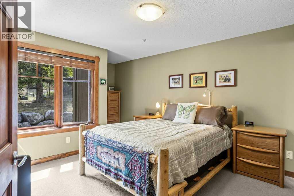 215, 150 crossbow Place — photo 25