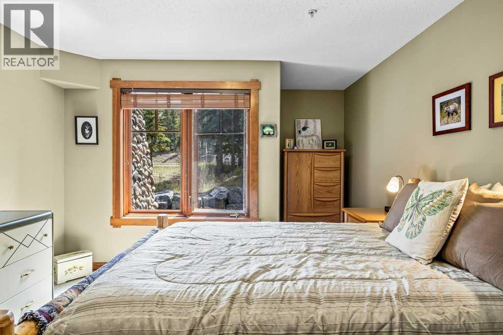 215, 150 crossbow Place — photo 26