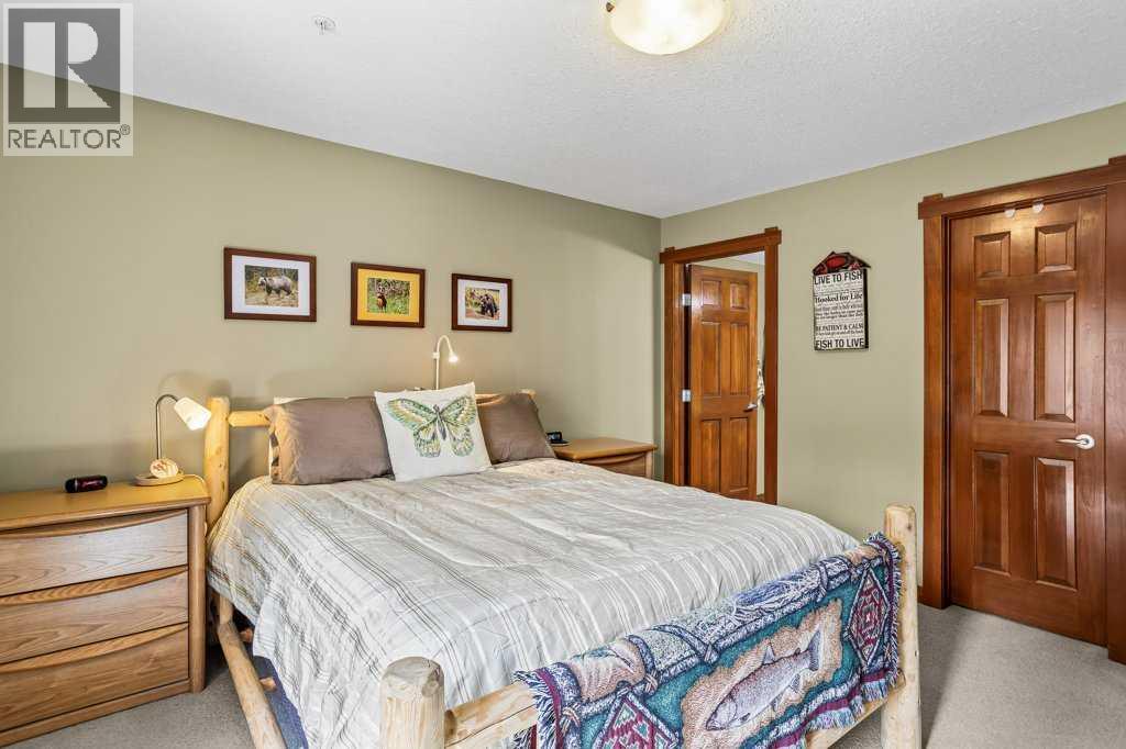 215, 150 crossbow Place — photo 28