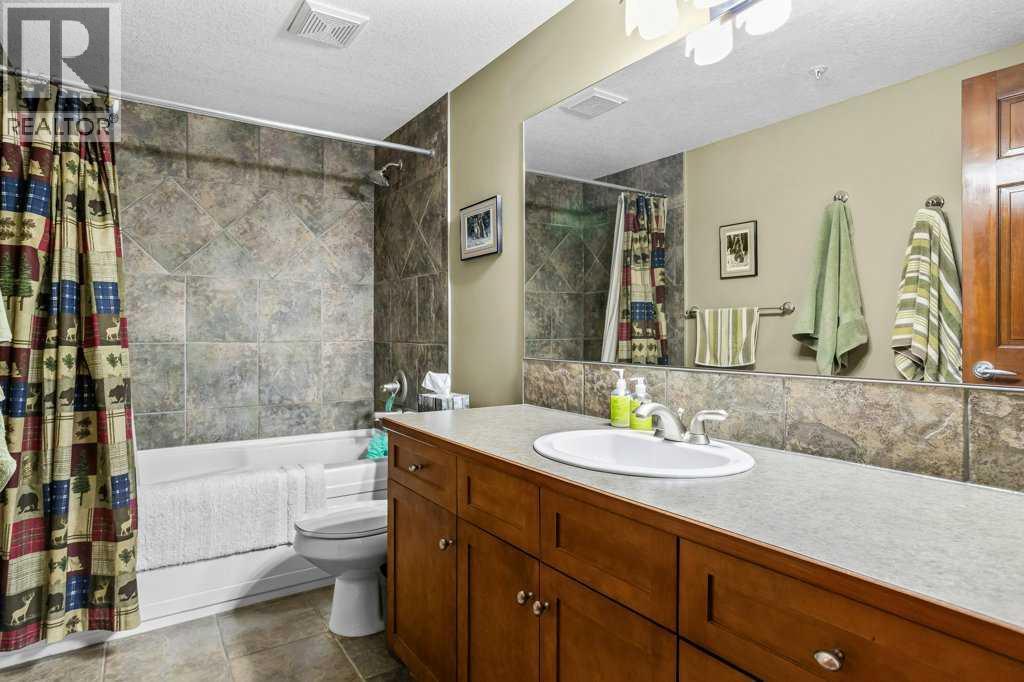 215, 150 crossbow Place — photo 31