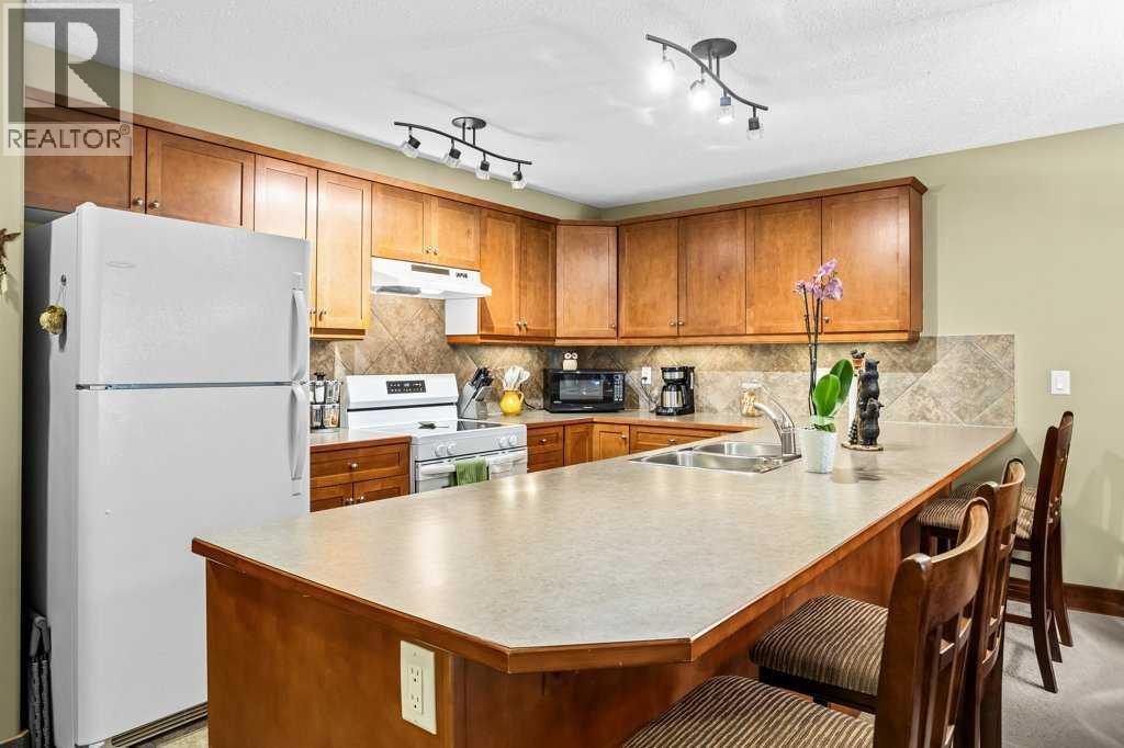 215, 150 crossbow Place — photo 7