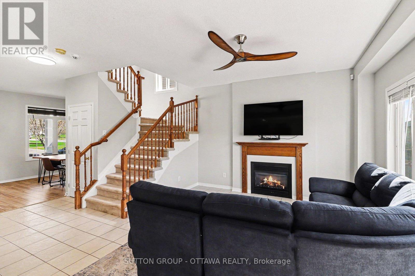 405 CRYSTAL COURT - 4