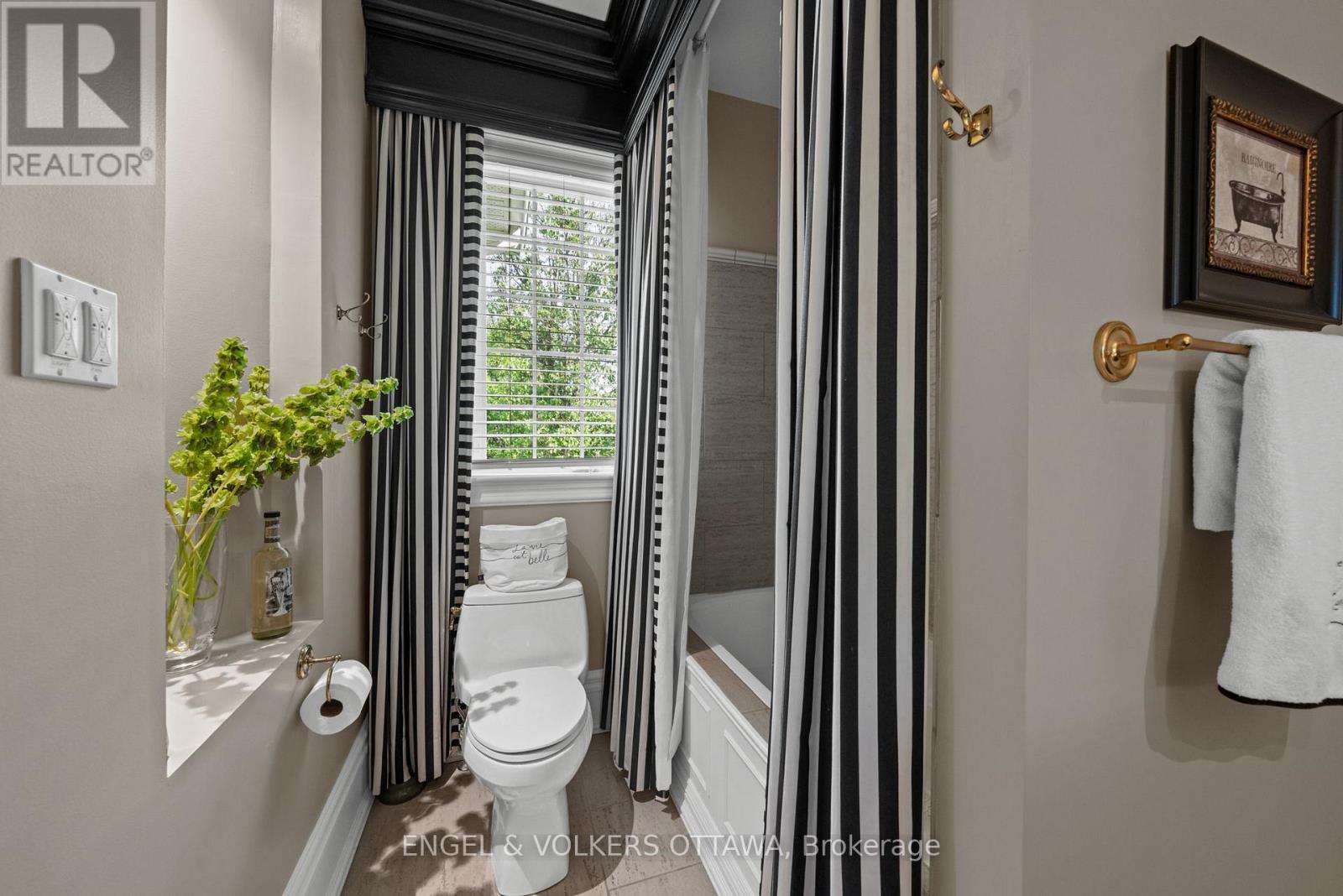 6197 OTTAWA STREET - 23