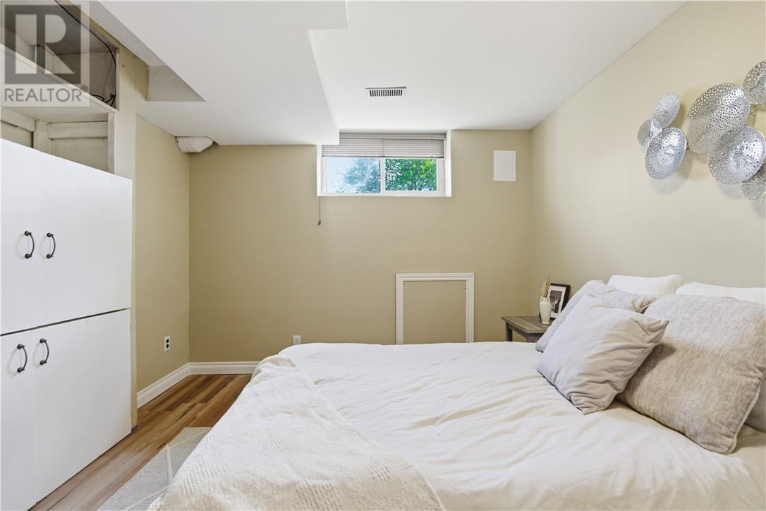 452 White Avenue - 32