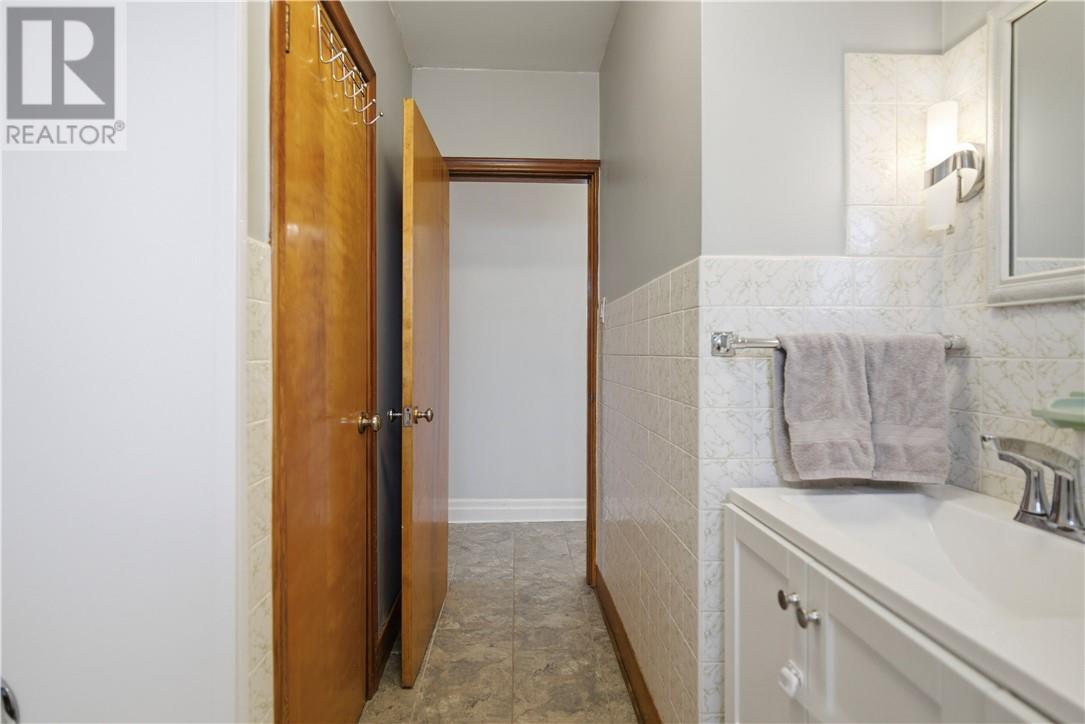 452 White Avenue - 23