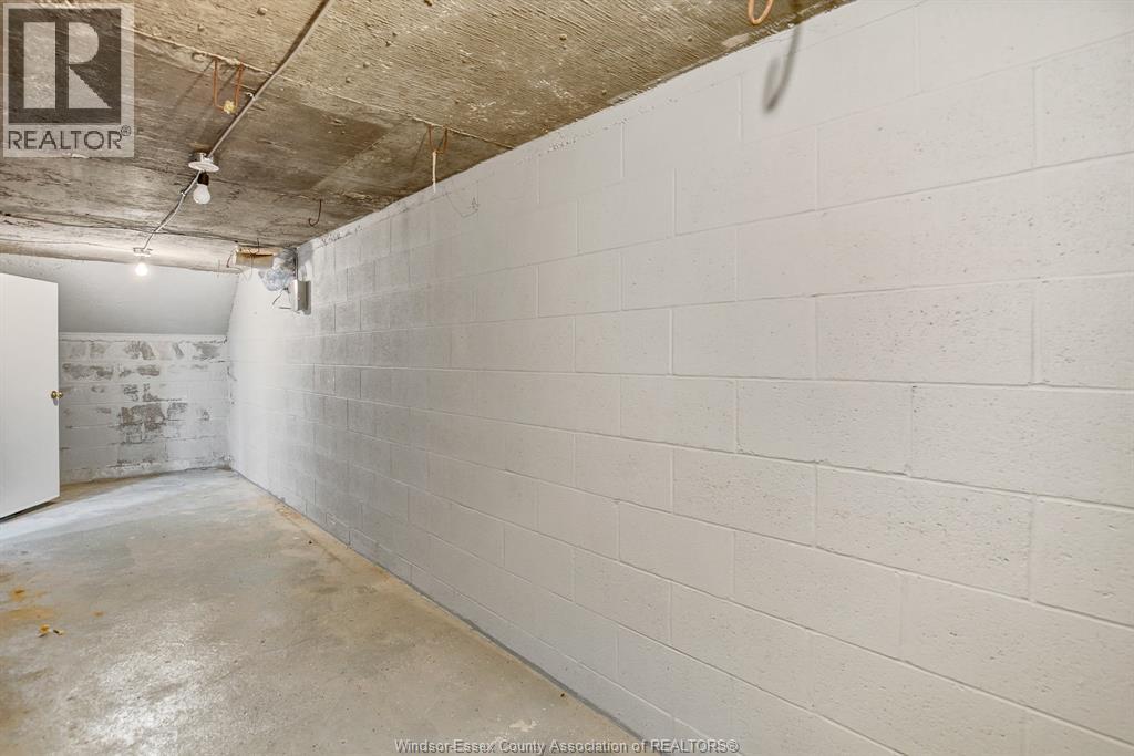 3964 WHITNEY AVENUE - 33