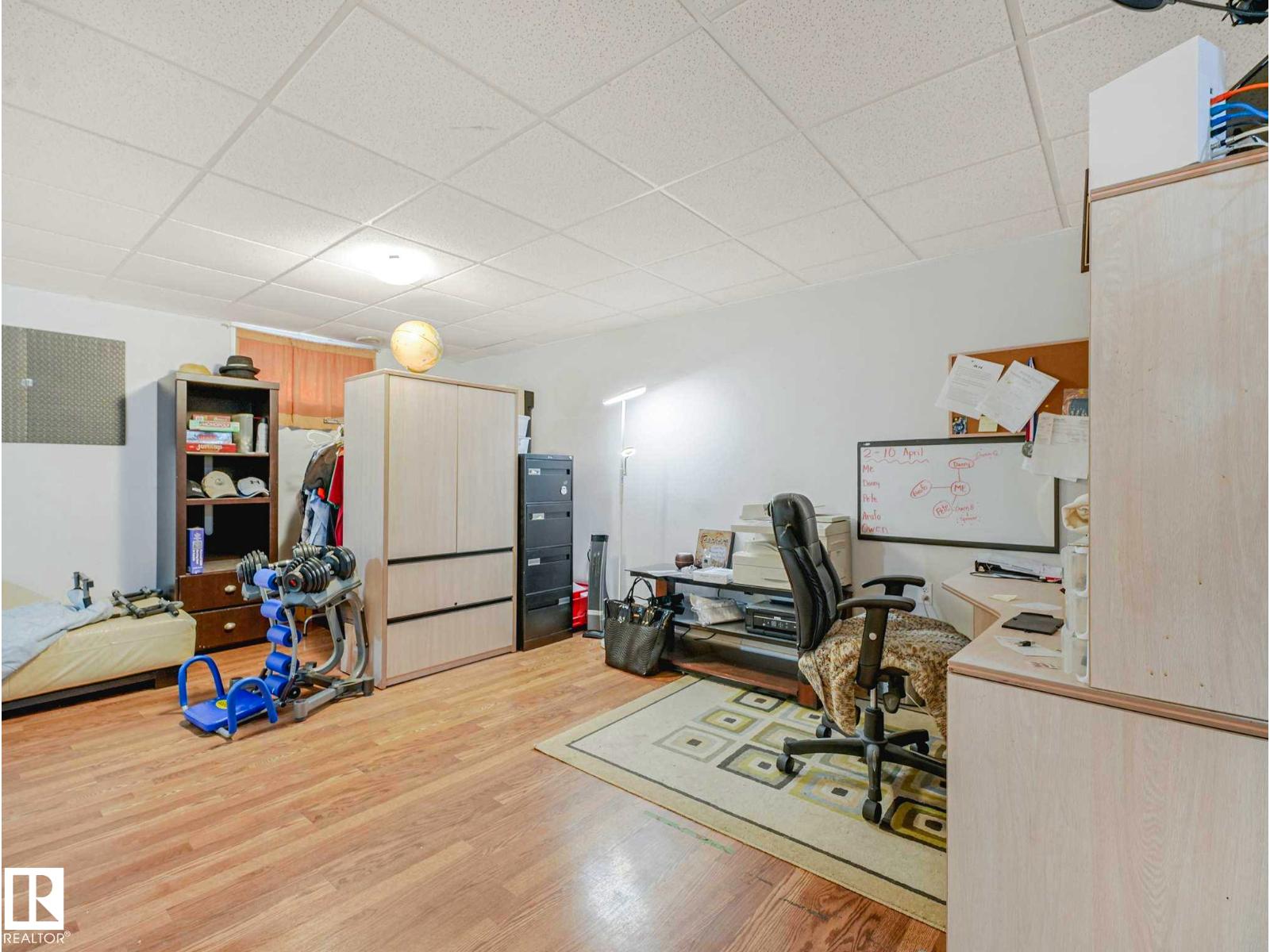 4902 52 AV — photo 33