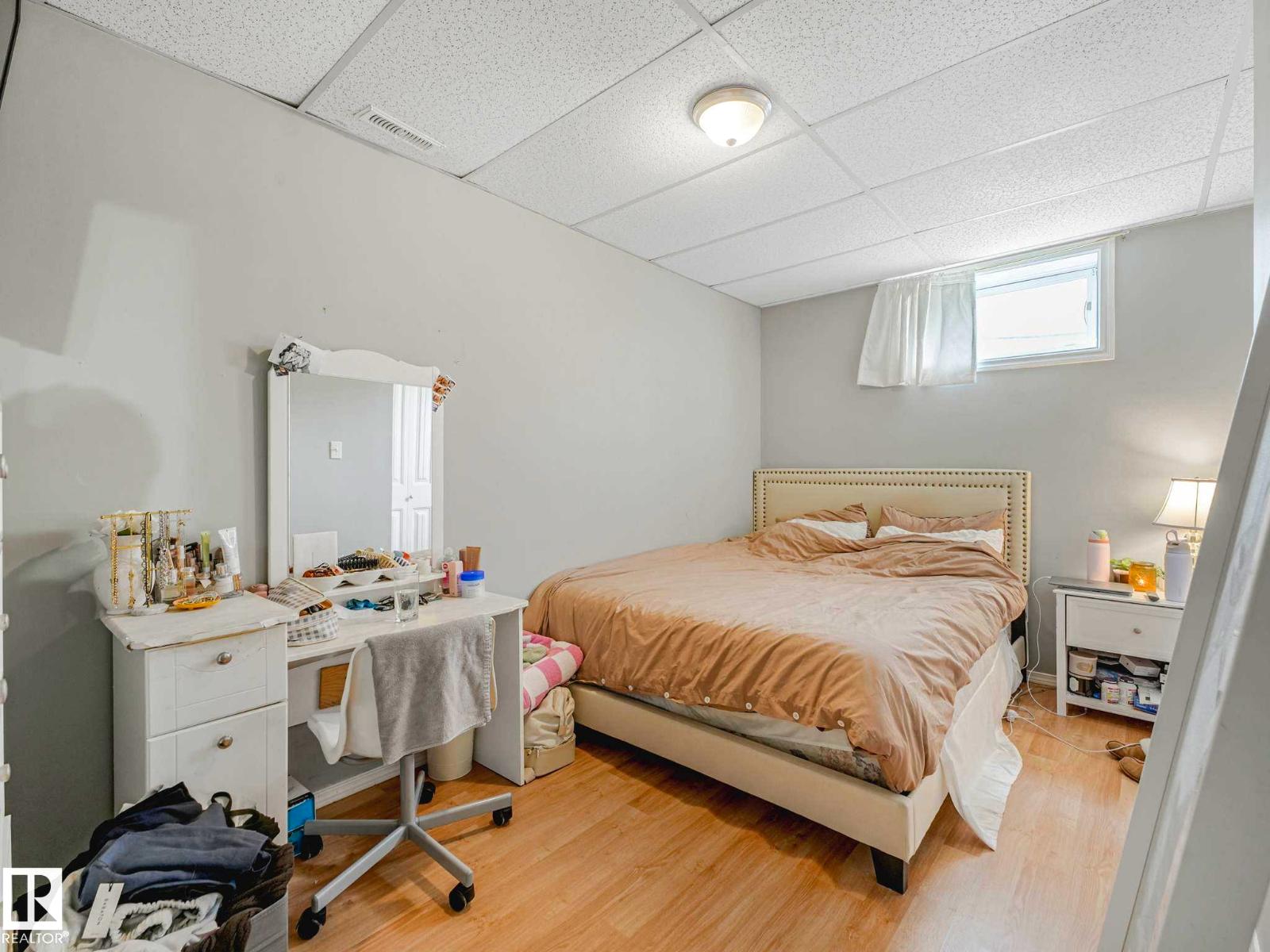 4902 52 AV — photo 43