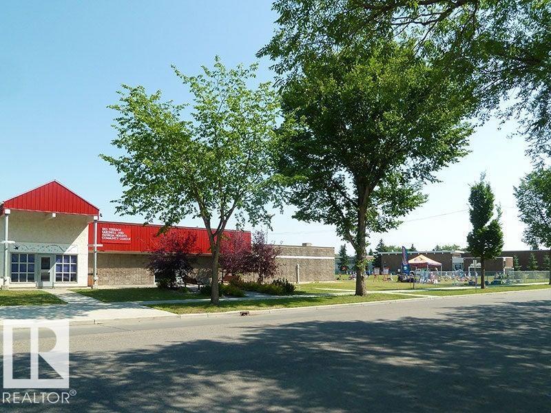 15302 76 AV NW — photo 35