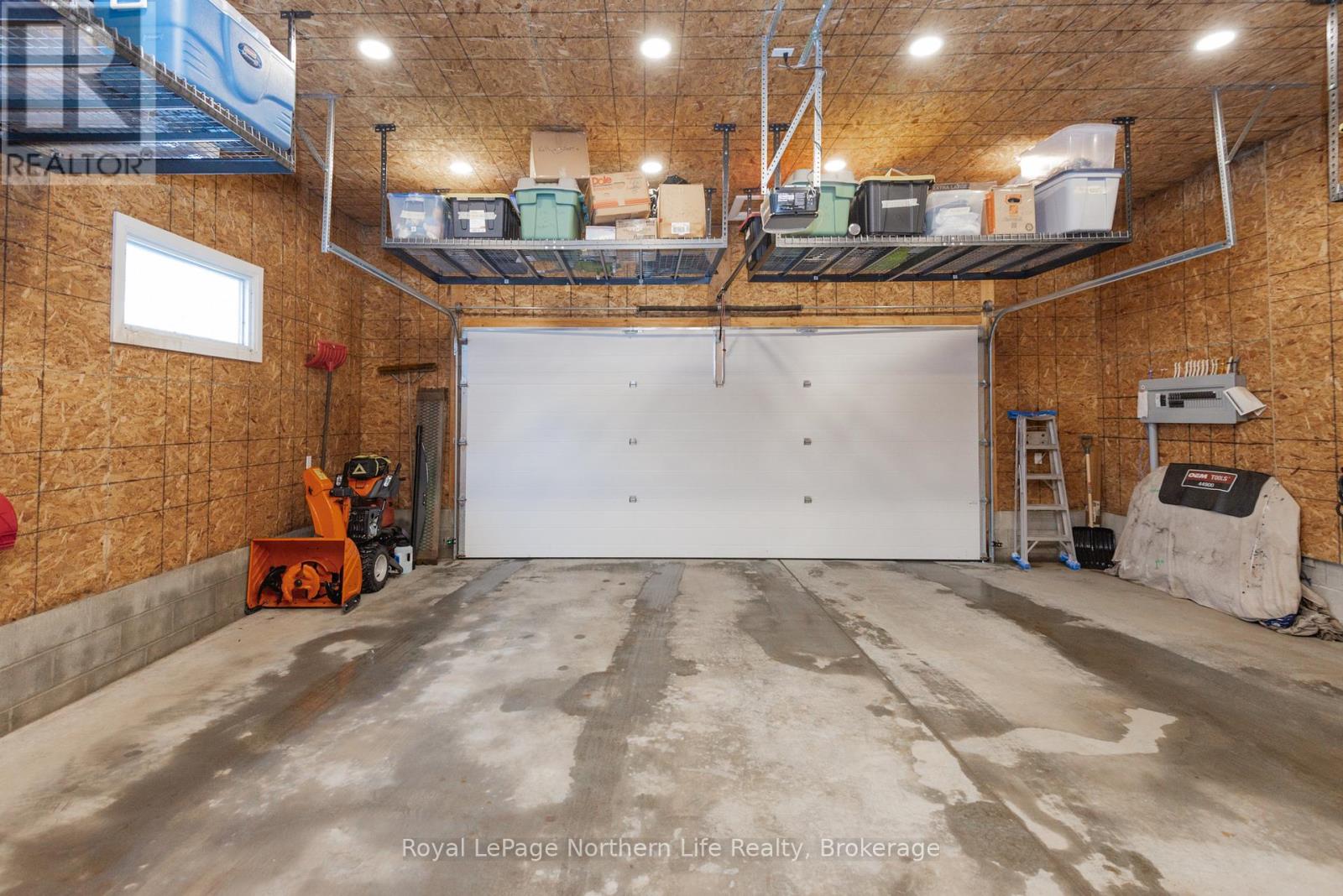 106 RIVERSIDE DRIVE - 26