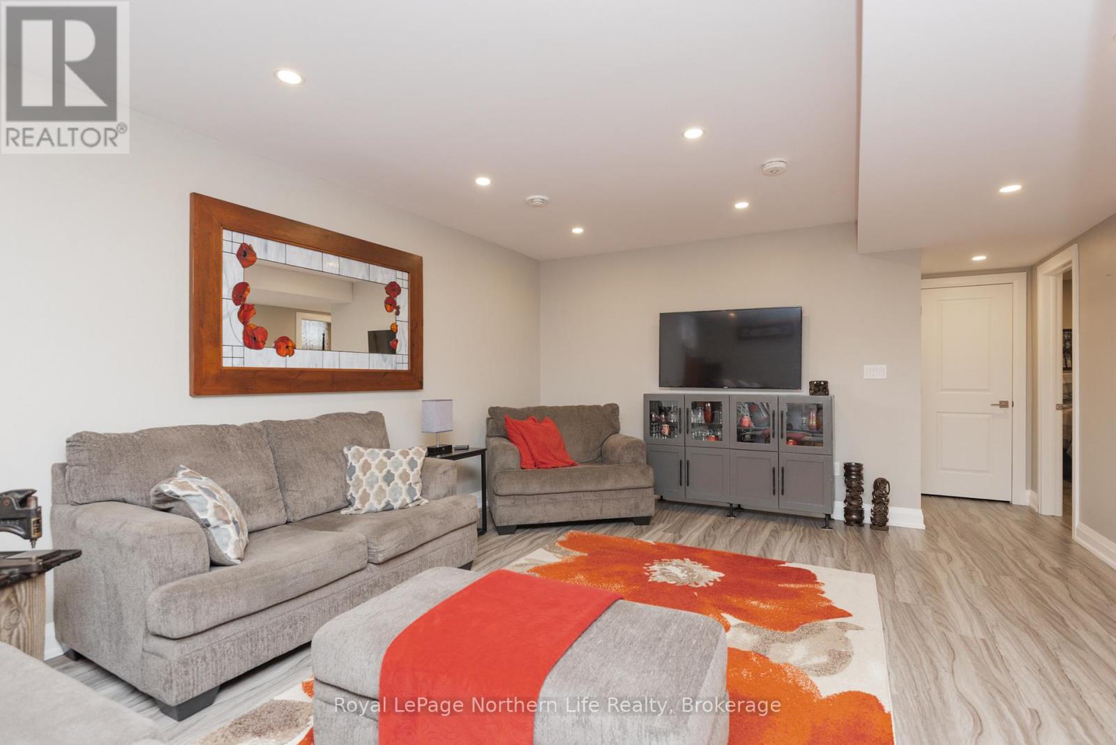 106 RIVERSIDE DRIVE - 30