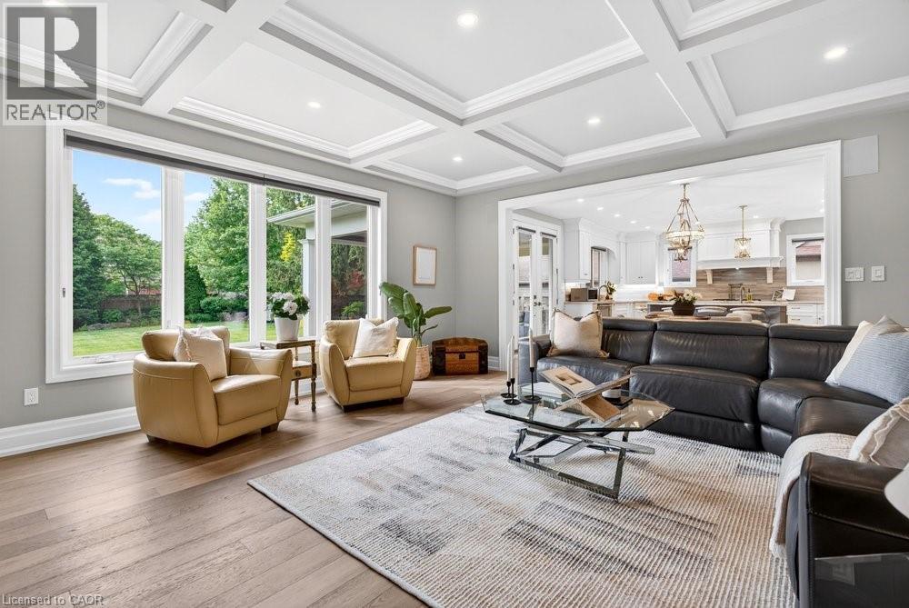 647 CEDAR Avenue - 12