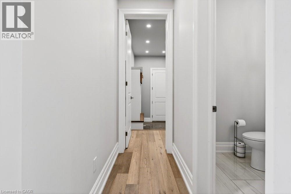 647 CEDAR Avenue - 21