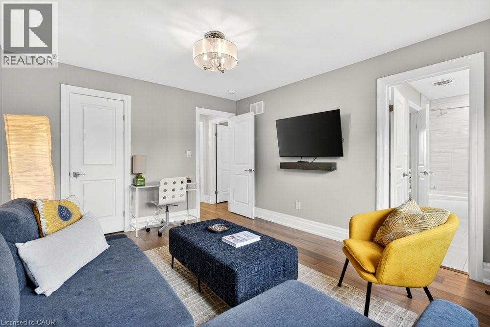647 CEDAR Avenue - 34