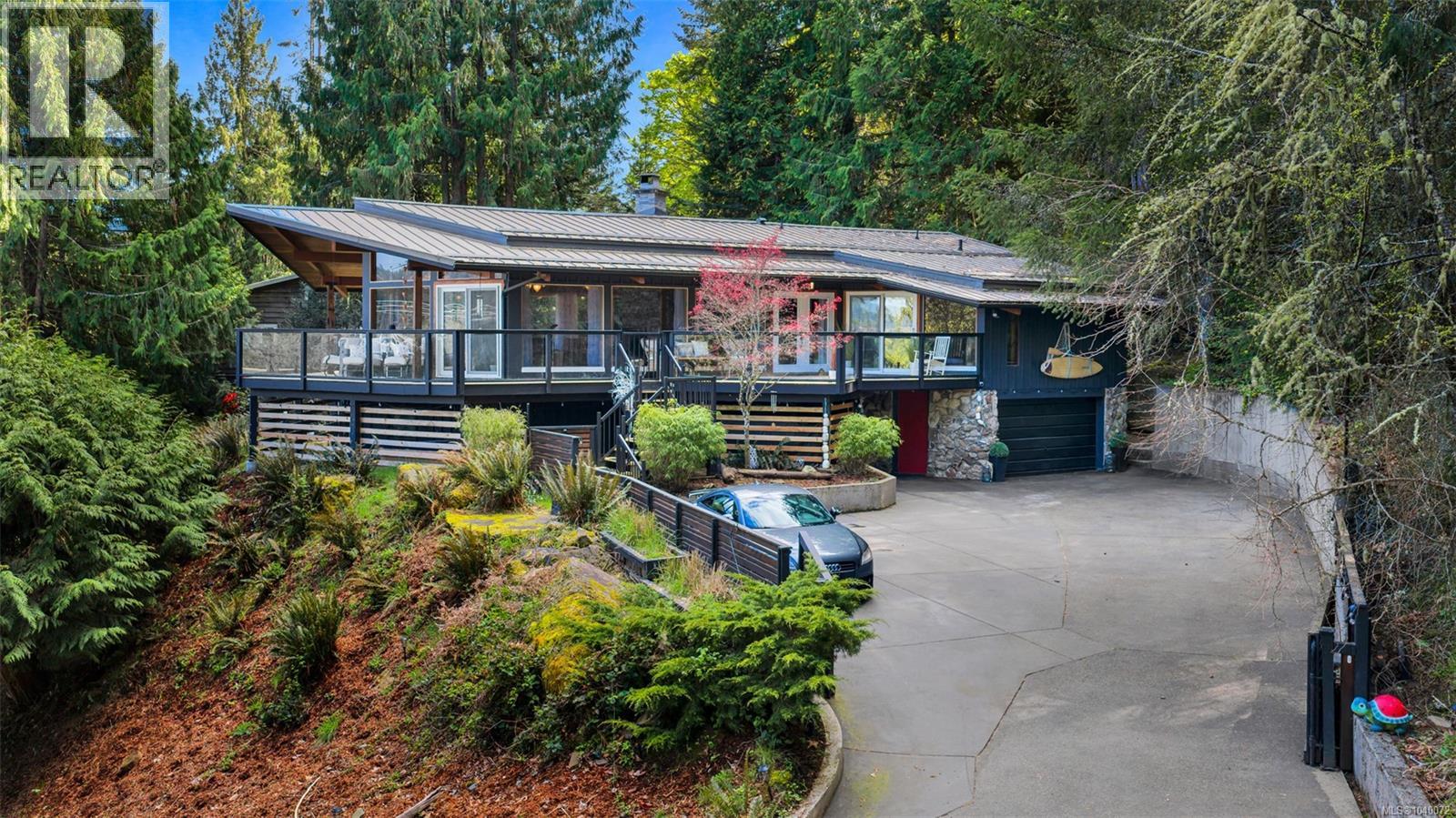 6156 Genoa Bay Rd - 1