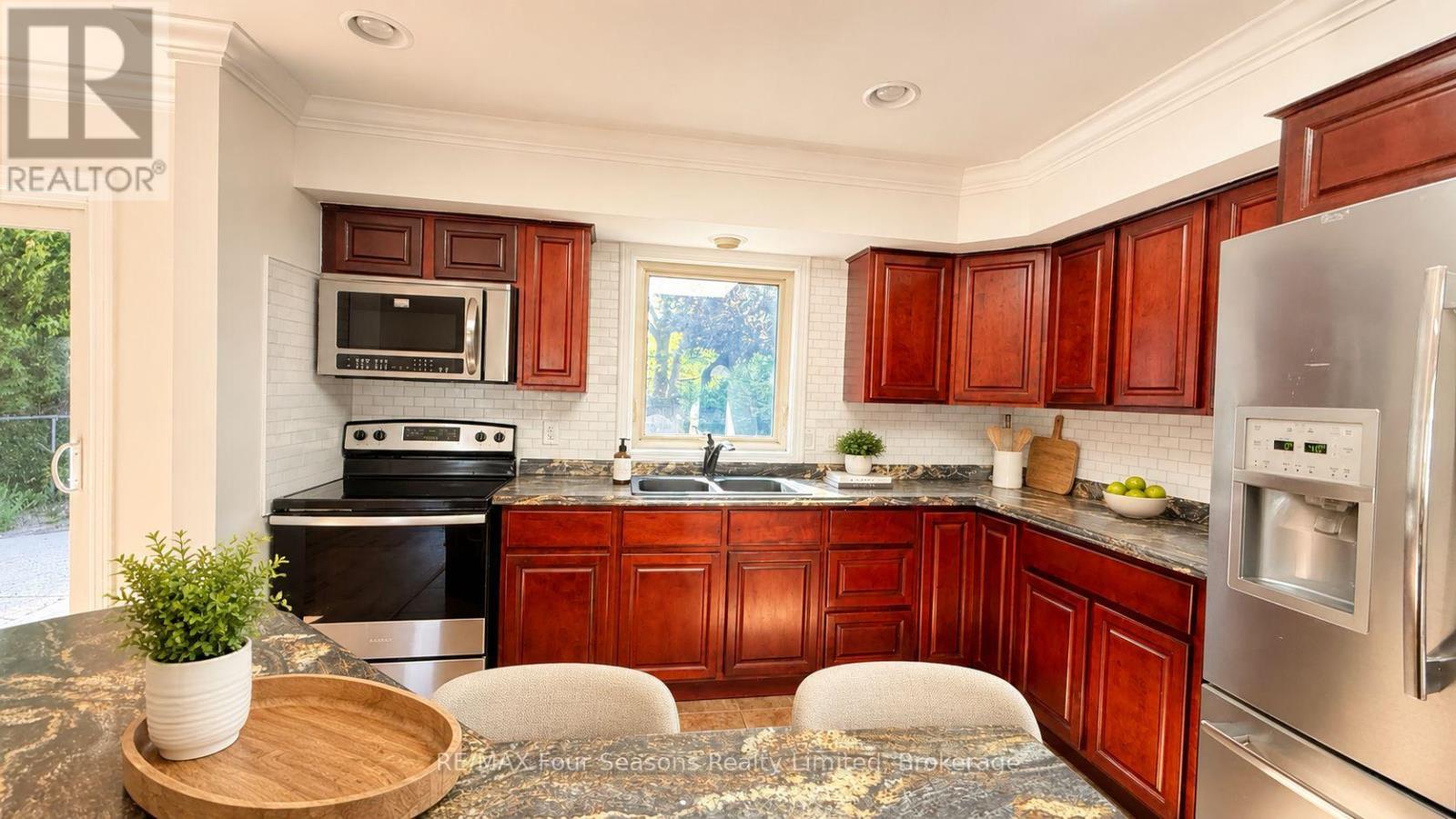 599 THEDE DRIVE - 19