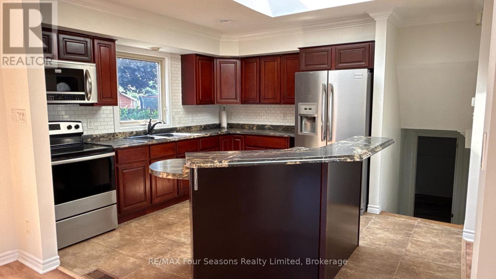 599 THEDE DRIVE - 18