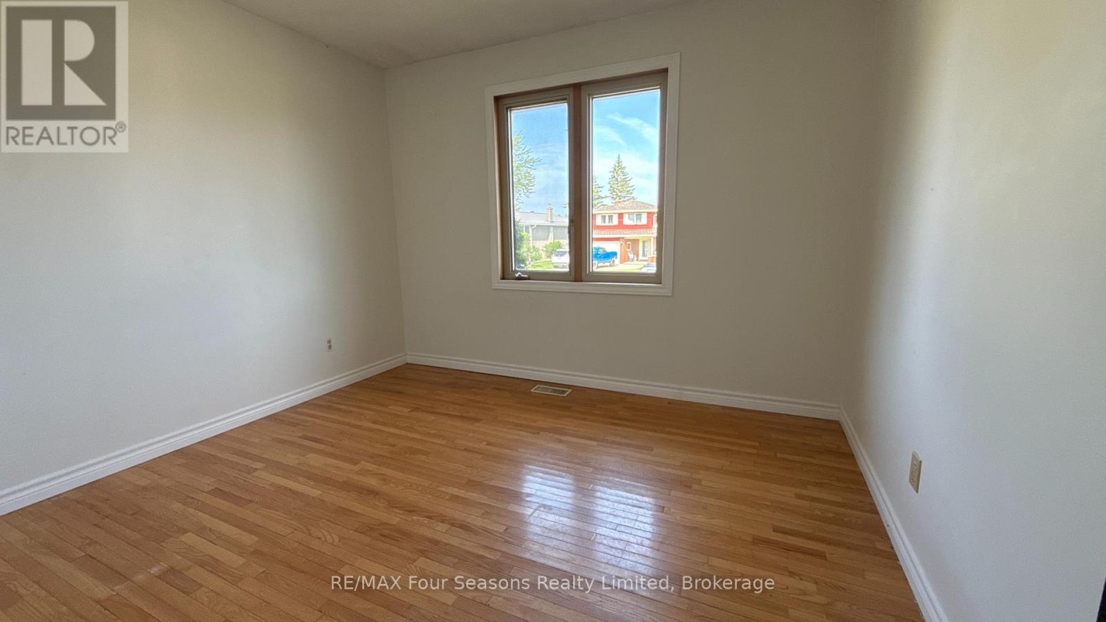 599 THEDE DRIVE - 22