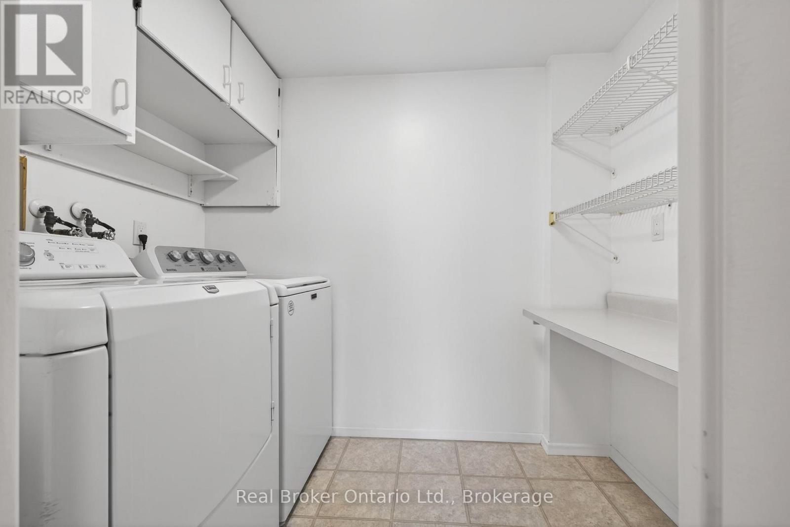 #811 23 WOODLAWN ROAD E - 32