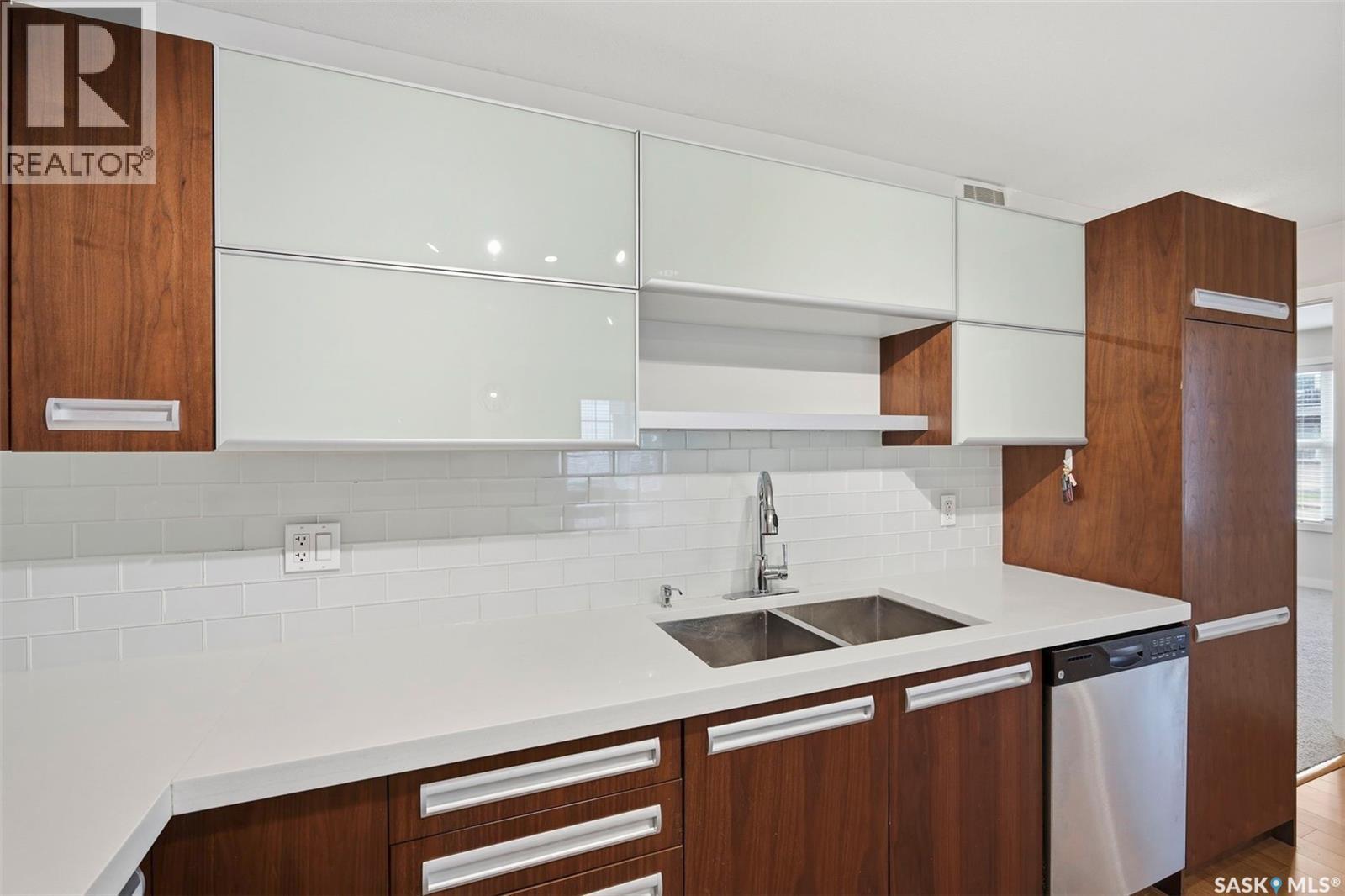 409 1015 Patrick CRESCENT — photo 10