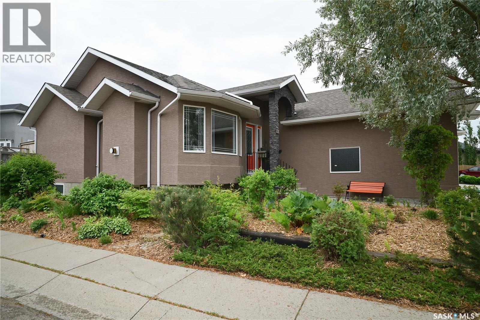 319 Stefaniuk CRESCENT — photo 43