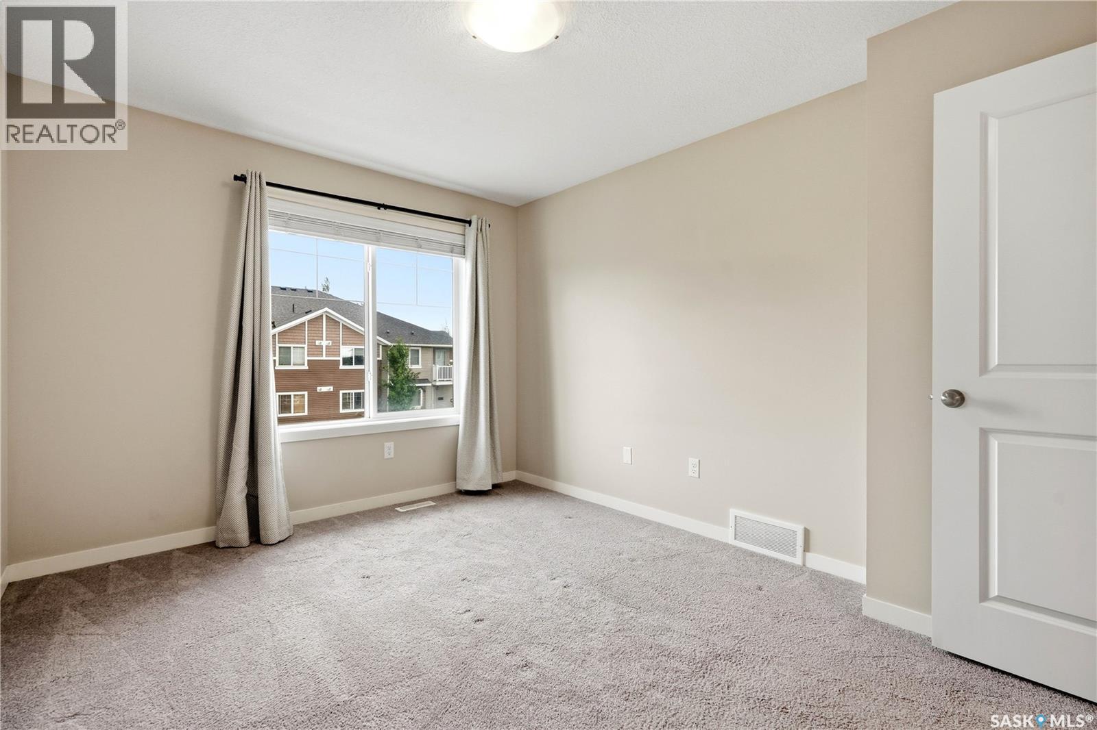 #12 5762 Gordon ROAD - 27