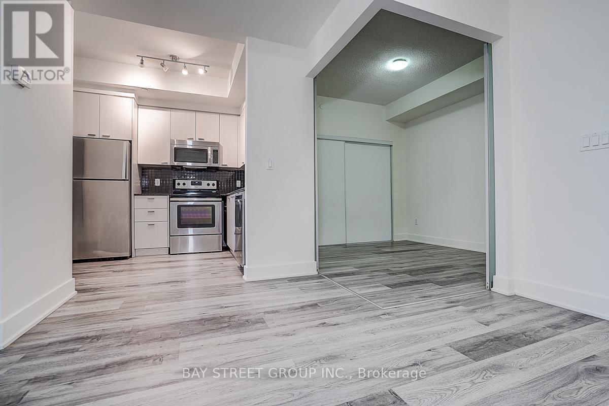 #308 88 SHEPPARD AVENUE E - 15