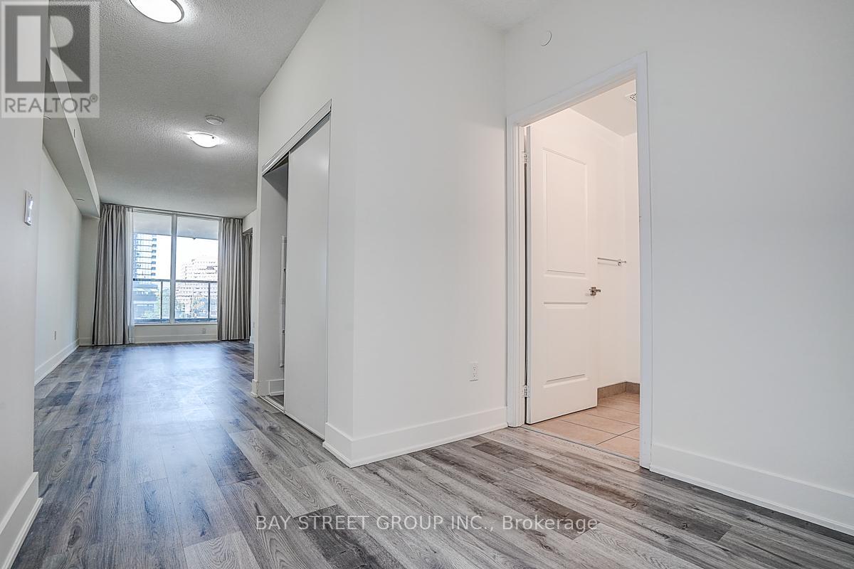 #308 88 SHEPPARD AVENUE E - 23